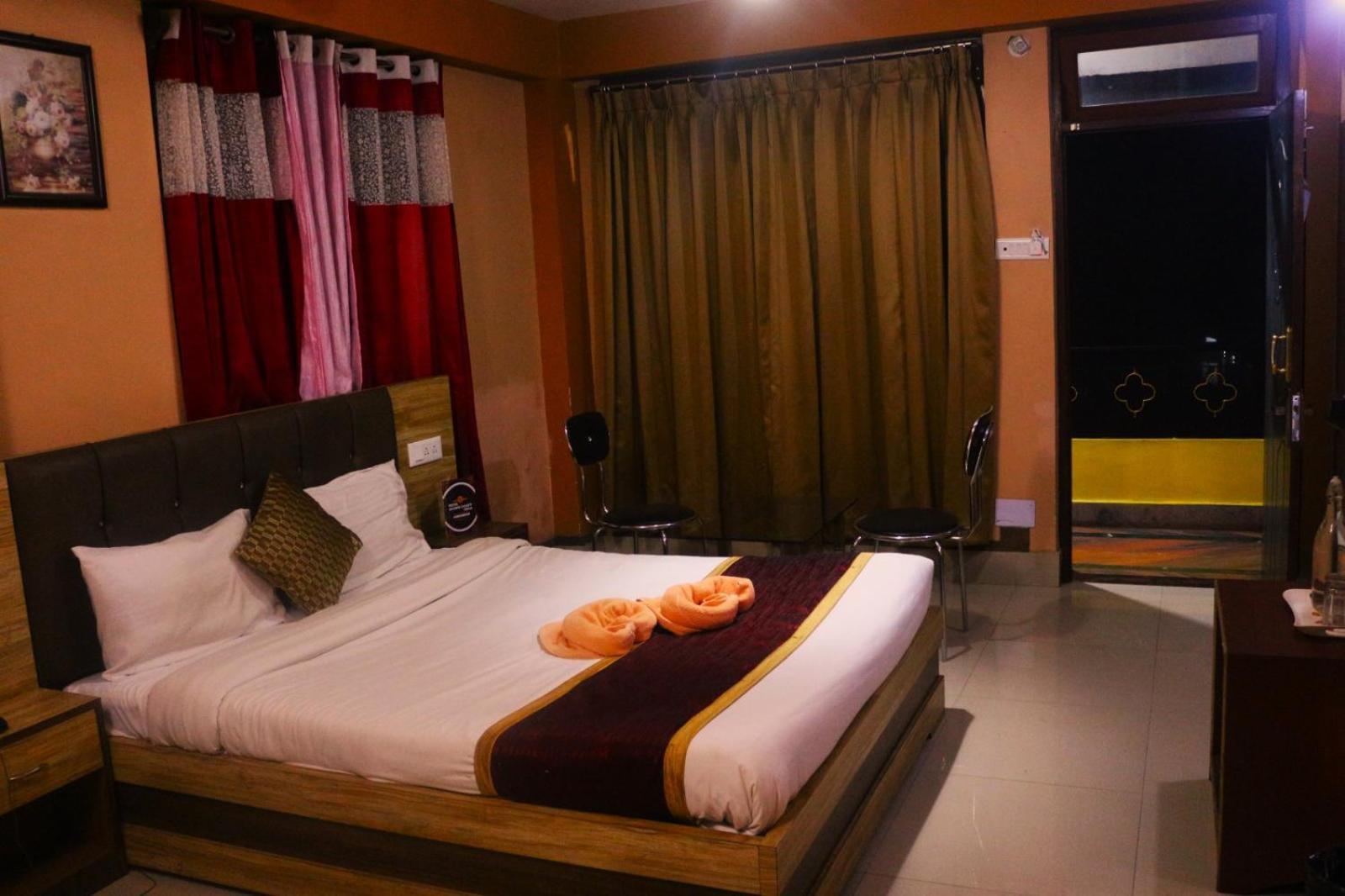 Hotel Jaswin Shanti Priya Дарджилинг Екстериор снимка
