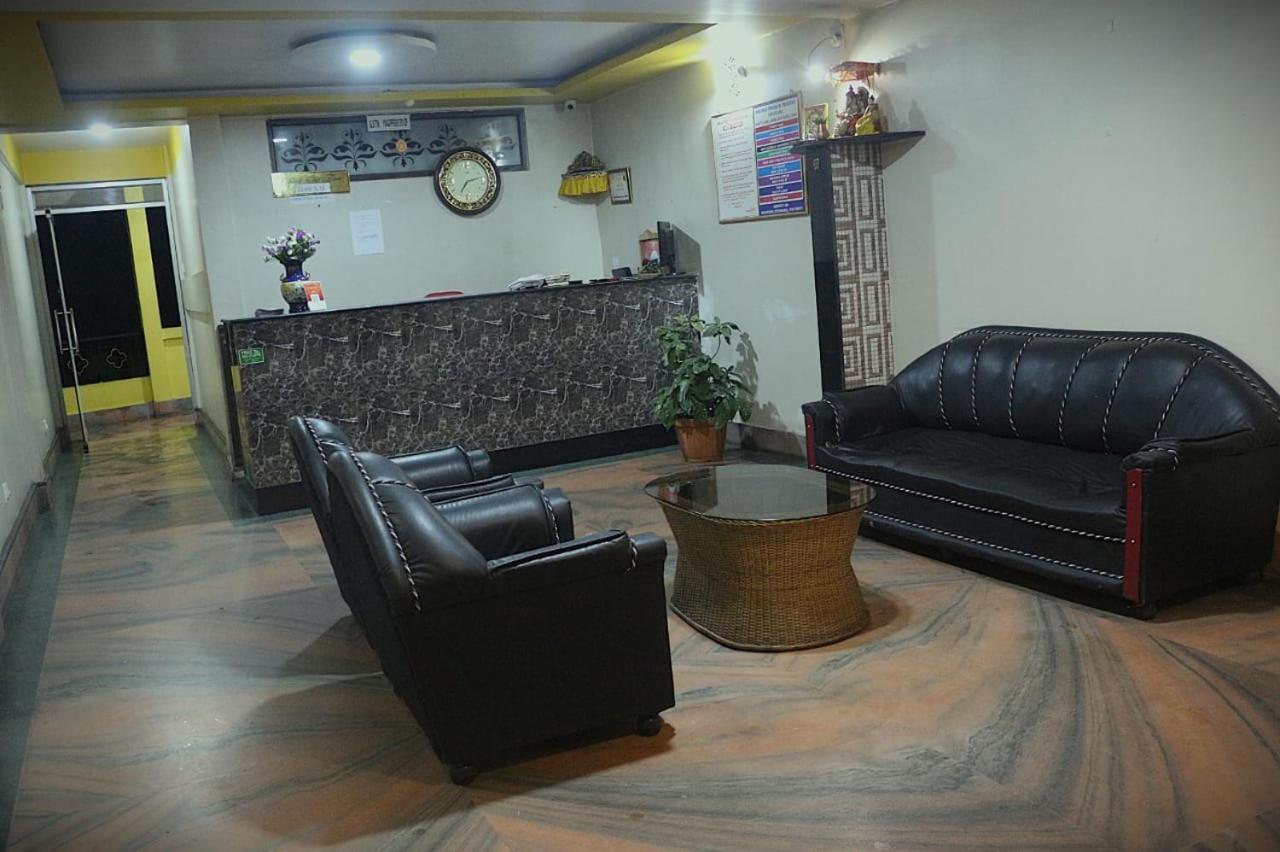Hotel Jaswin Shanti Priya Дарджилинг Екстериор снимка