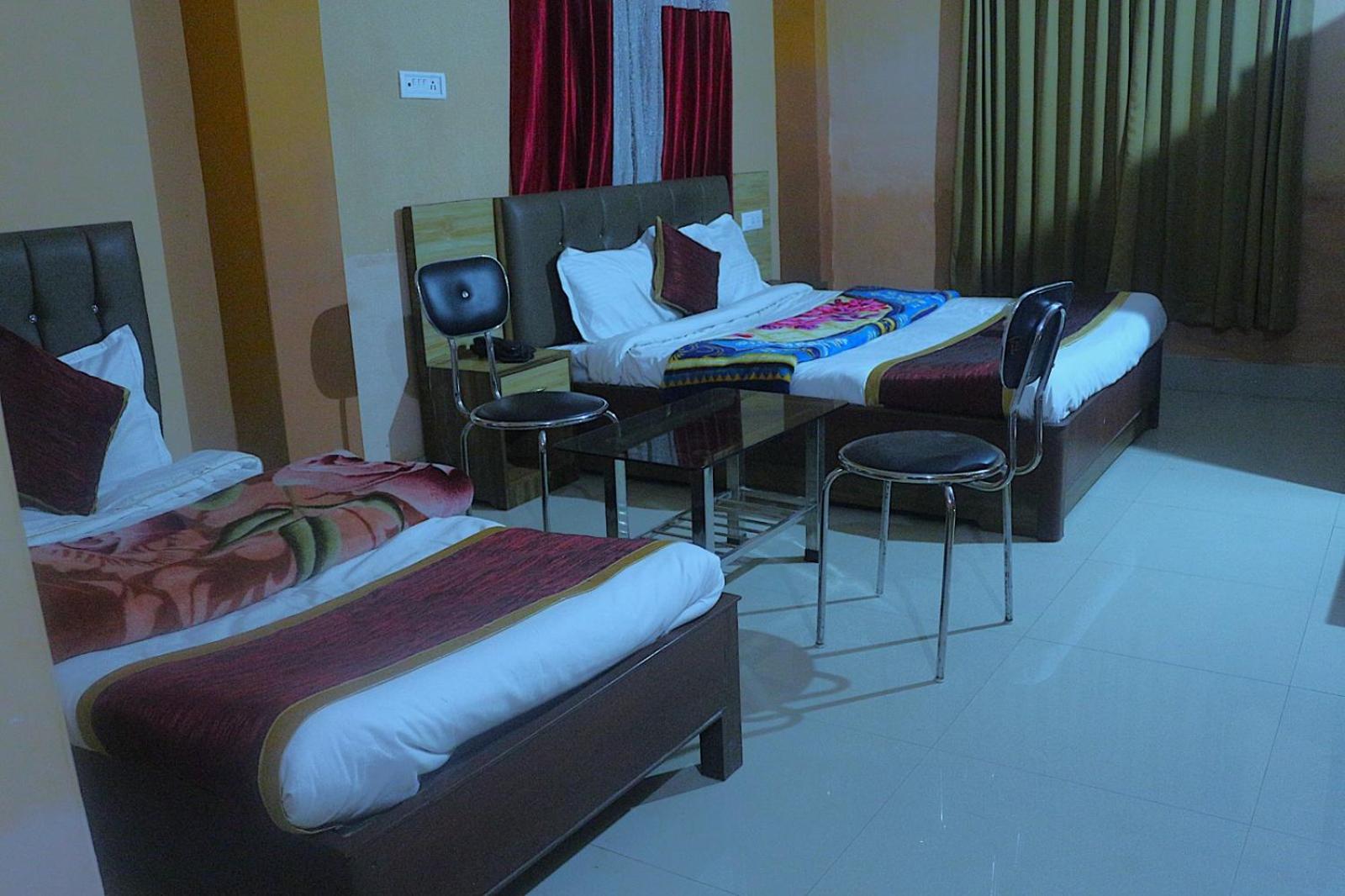 Hotel Jaswin Shanti Priya Дарджилинг Екстериор снимка