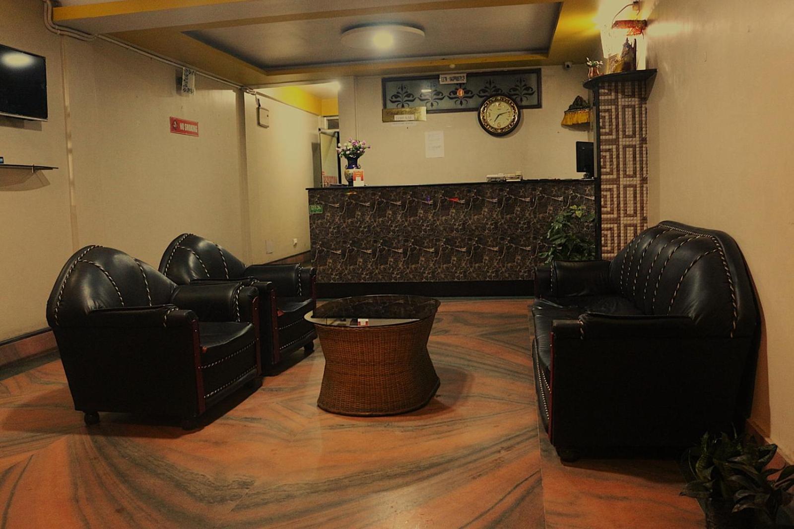 Hotel Jaswin Shanti Priya Дарджилинг Екстериор снимка