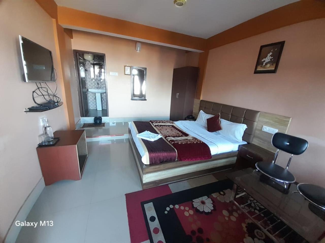 Hotel Jaswin Shanti Priya Дарджилинг Екстериор снимка